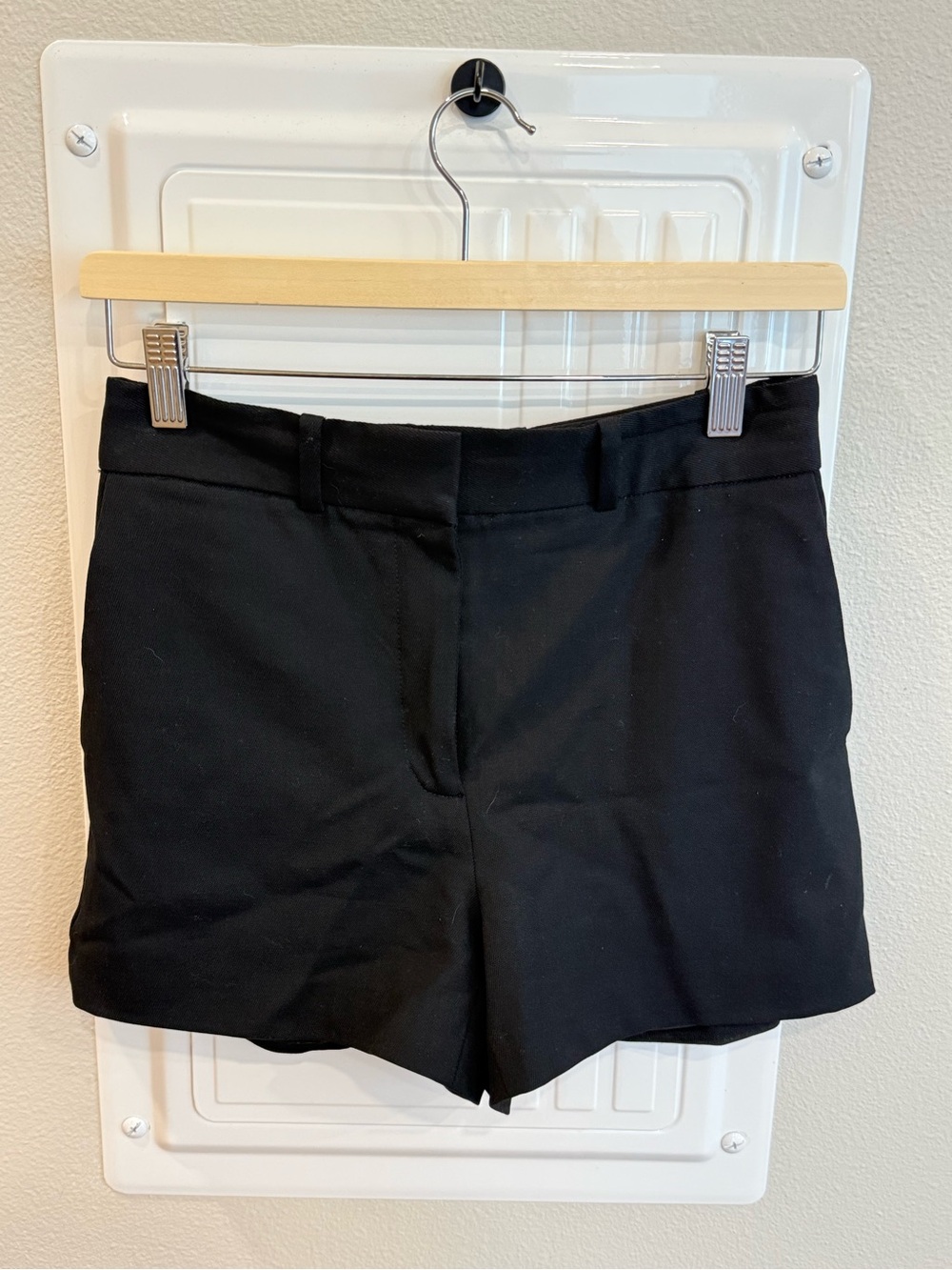 Aritzia Babaton size 2 Black High-Waist Tailored Shorts